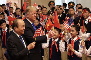 Thái độ tích cực của người Việt về người Mỹ và người giàu