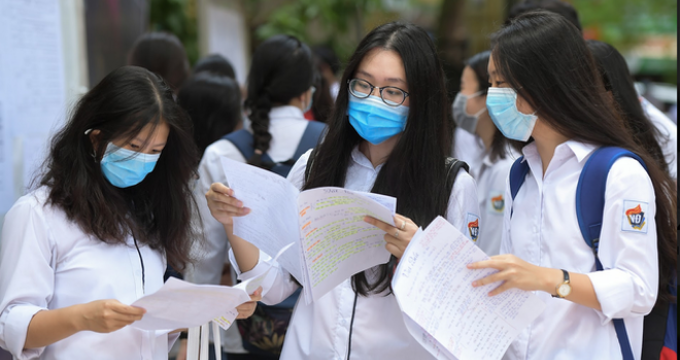 Quả bóng trong chân các trường đại học