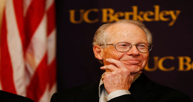 Giới thiệu tác phẩm Markets and Hierarchies của Oliver E. Williamson