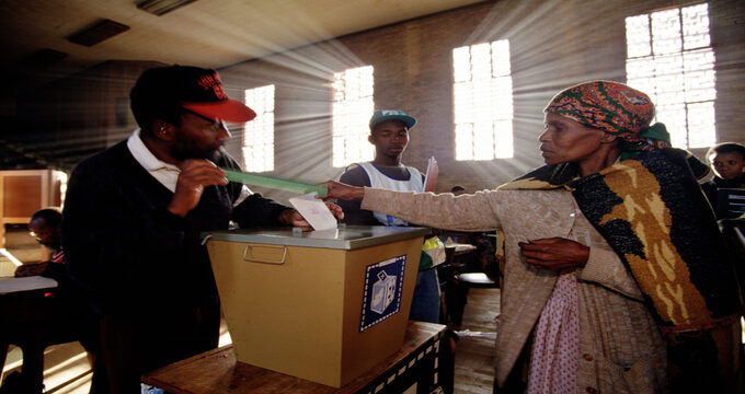 [Tinh thần dân chủ] Chương 11: Châu Phi, vượt qua quyền lực cá nhân (Phần 5)